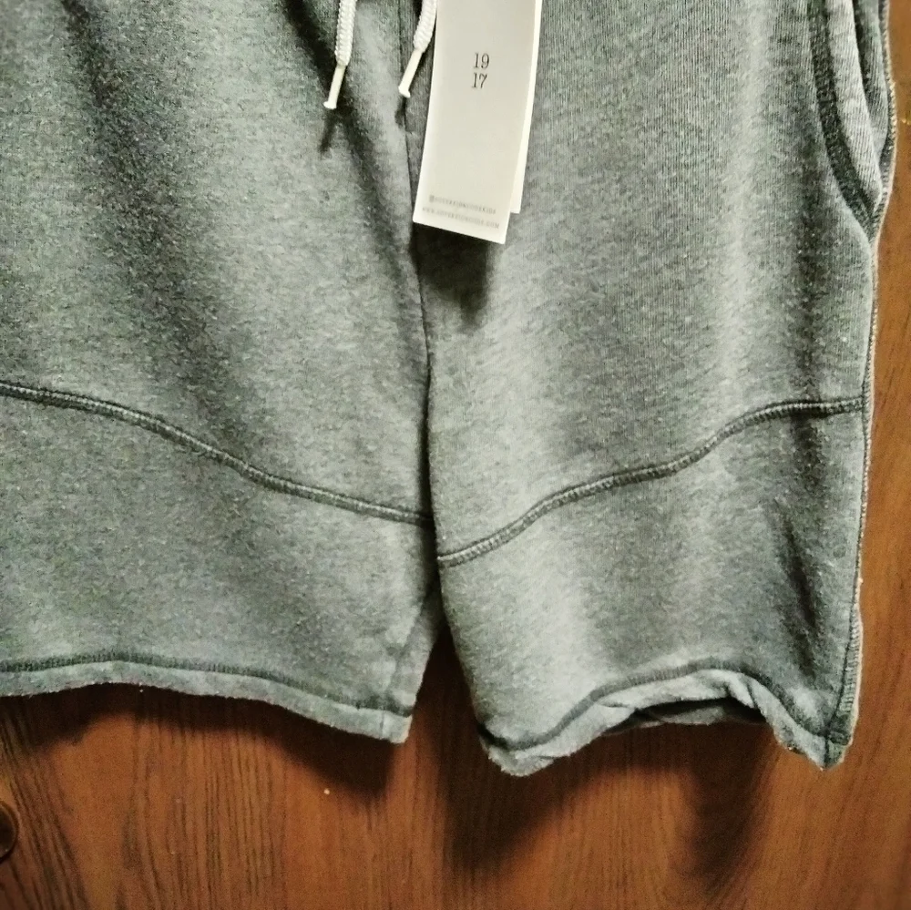 **FLAWED** NWT Boy's Sovereign Code Sweatshorts